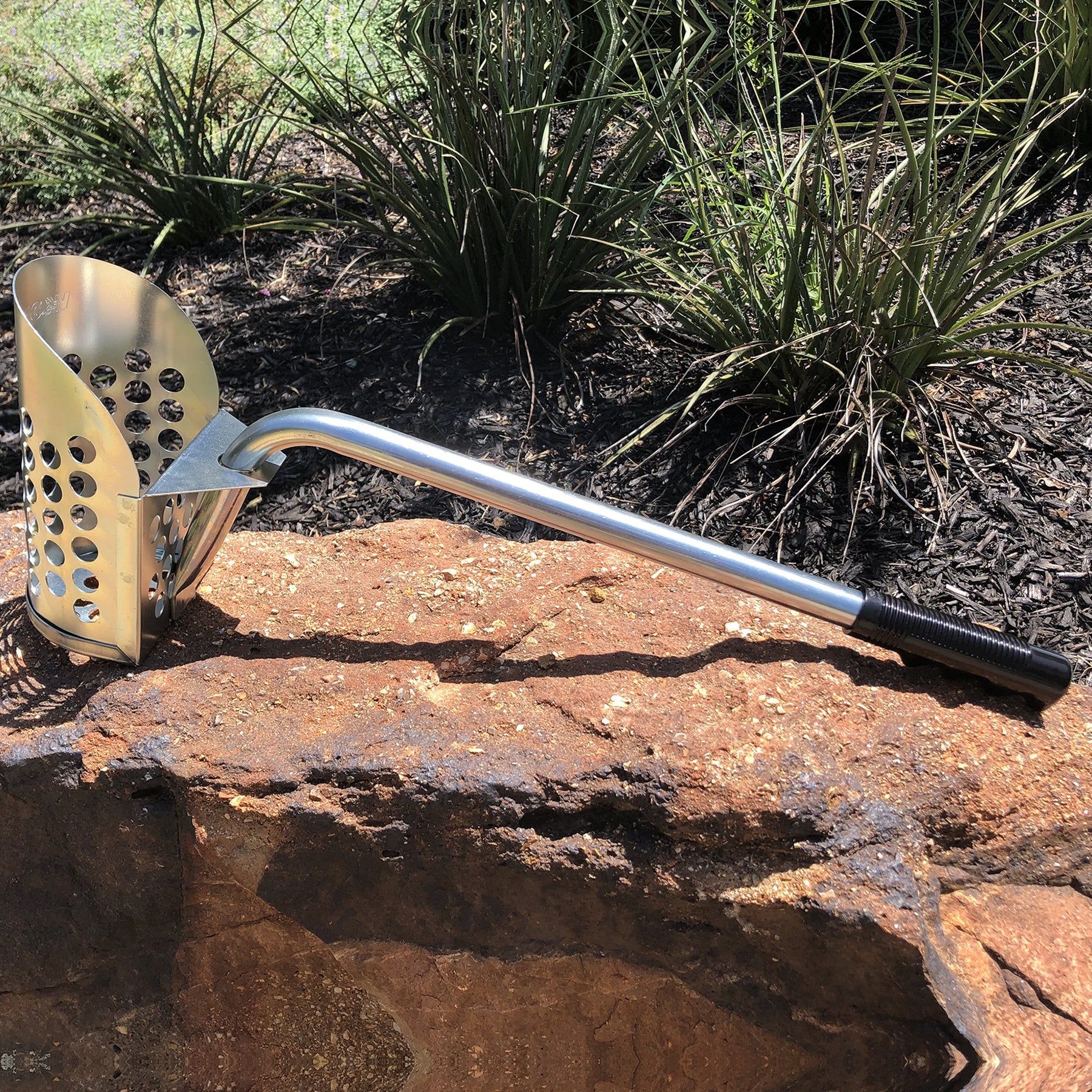 24" Knee High Sand Scoop with Handle – Perfect for Beach and Shoreline Searching