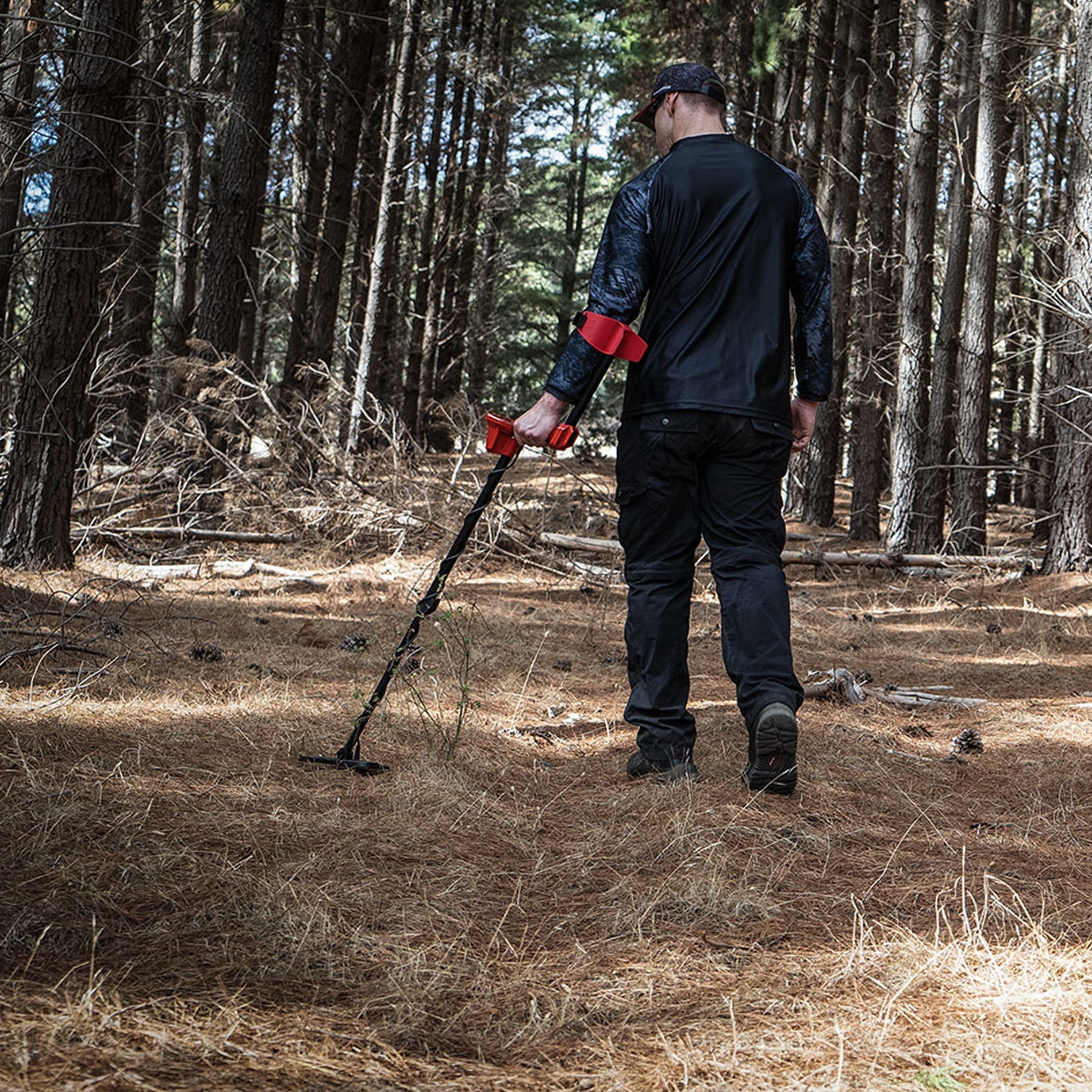 Minelab Vanquish 440 Lightweight Metal Detector for Treasure Hunting with Headphones
