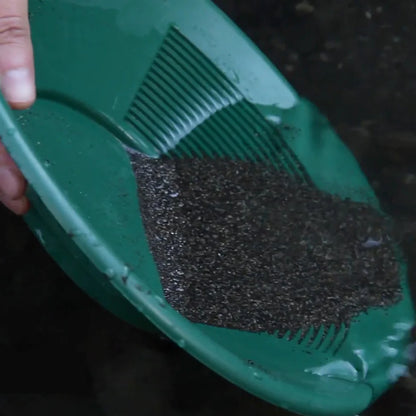 Detector_Hero-8-Piece Gold Panning Starter Kit – Includes Backpack, Classifier, Tools & Gold Pans-GP5-KIT107-sent_from_stock-3