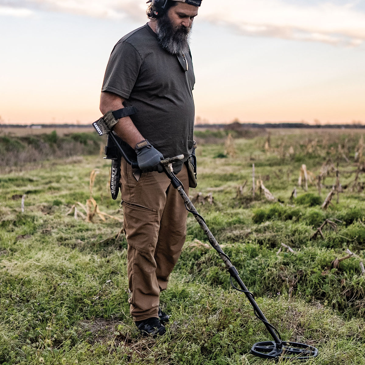 Garrett ACE APEX VIPER Multi-Frequency Metal Detector - Z-Lynk Wireless Headphones, Pro-Pointer AT Z-Lynk, Coil Cover