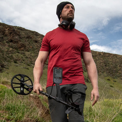 Minelab Equinox 900 Waterproof Multi-Frequency Metal Detector with 11" DD Coil, 6" DD Coil & Backpack